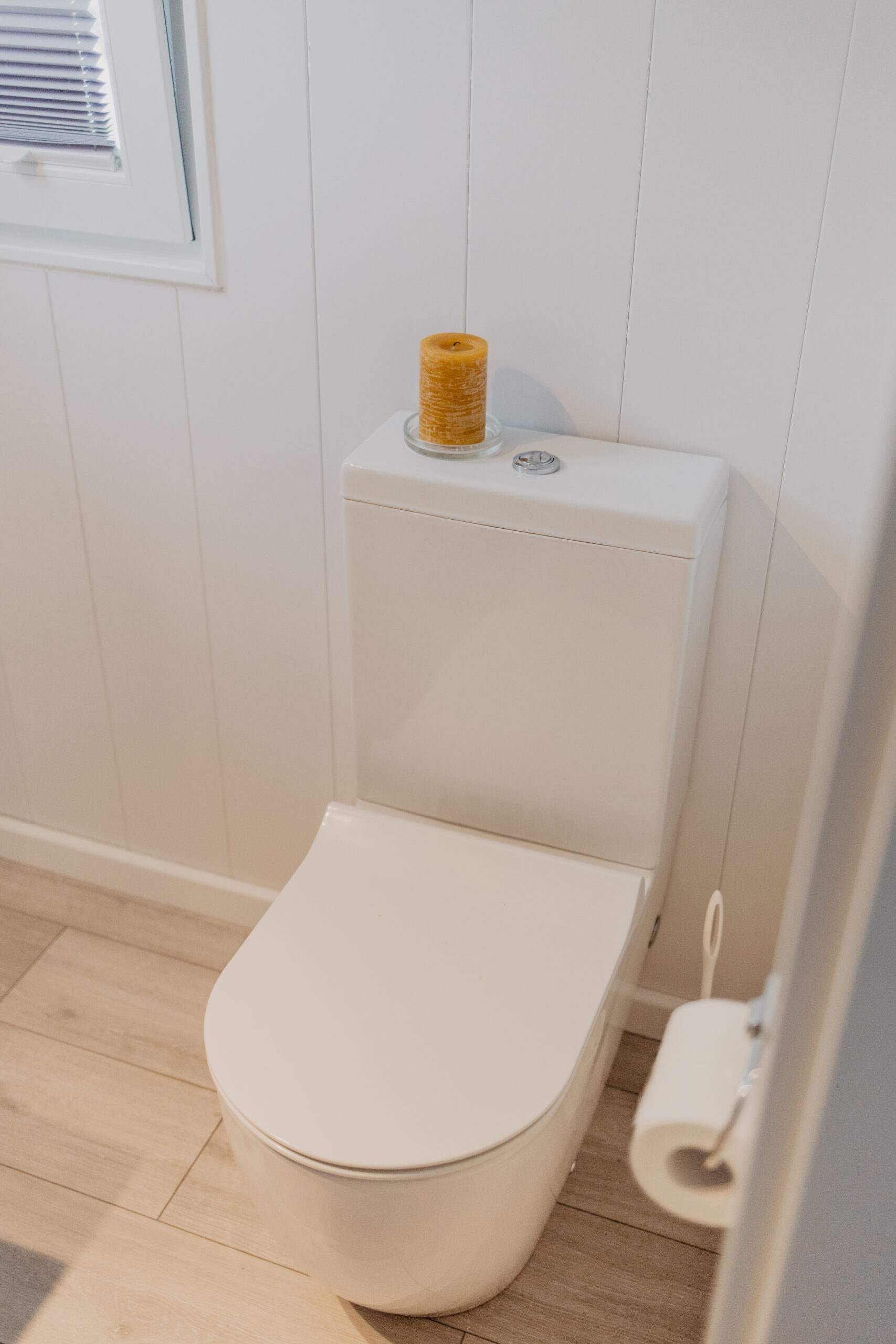 Toilette im Deluxe Mietwohnwagen